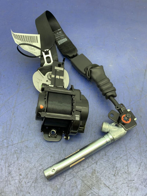 16-20 Hyundai Tucson RH Passenger Bucket Seat Belt Retractor Assembly Black