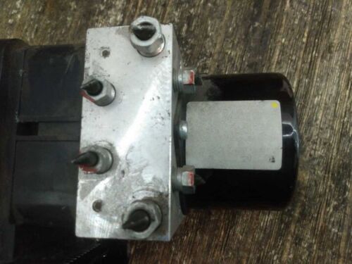 2006-2008 Suzuki Grand Vitara  ABS Anti-Lock Brake Pump Assembly 4X4 AT OEM