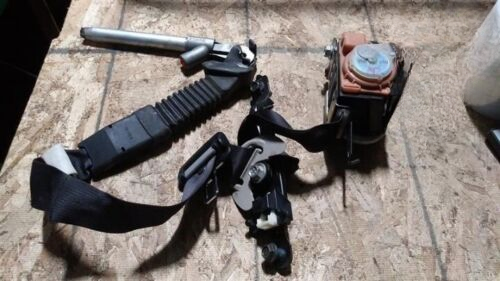 2012-2013 Kia Soul Hatchback Right Passenger Seat Belt Retractor Assembly Black